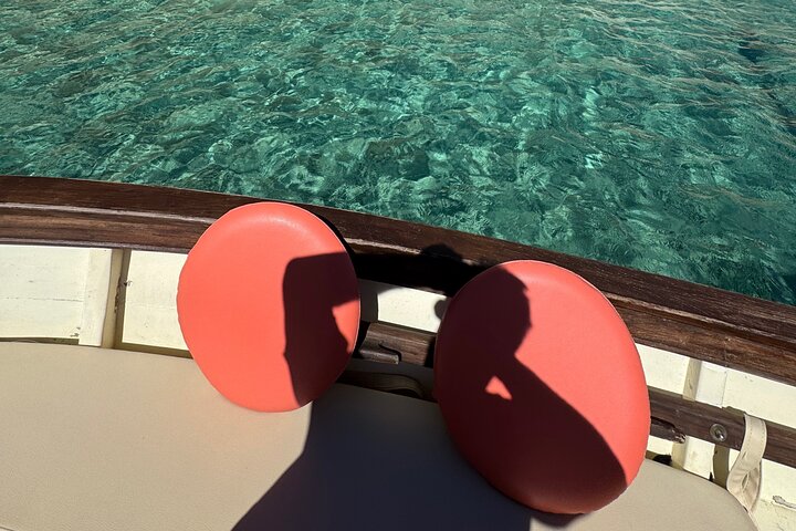 Cagliari boat tour : 5 swim stops, snorkeling & Sardinian aperitif