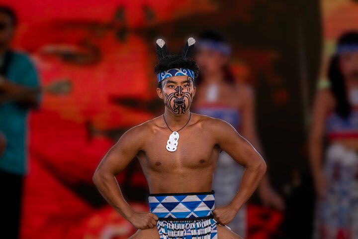 Oahu: Ka Moana Lūʻau at Aloha Tower – Oceanfront Luau Show