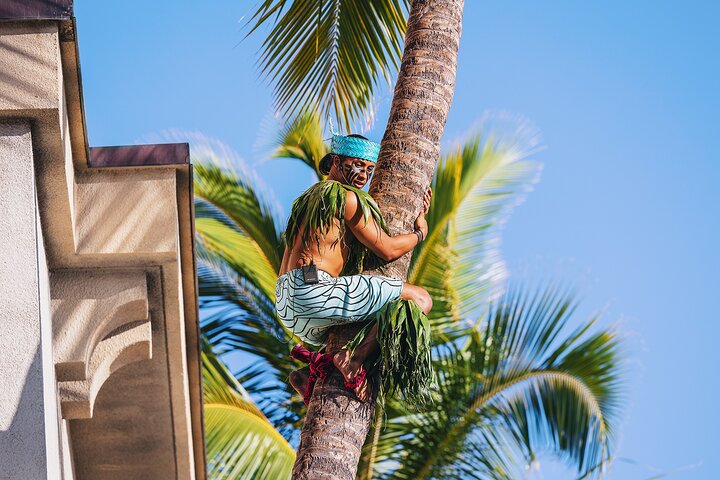 Oahu: Ka Moana Lūʻau at Aloha Tower – Oceanfront Luau Show