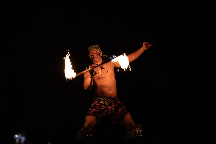 Oahu: Ka Moana Lūʻau at Aloha Tower – Oceanfront Luau Show