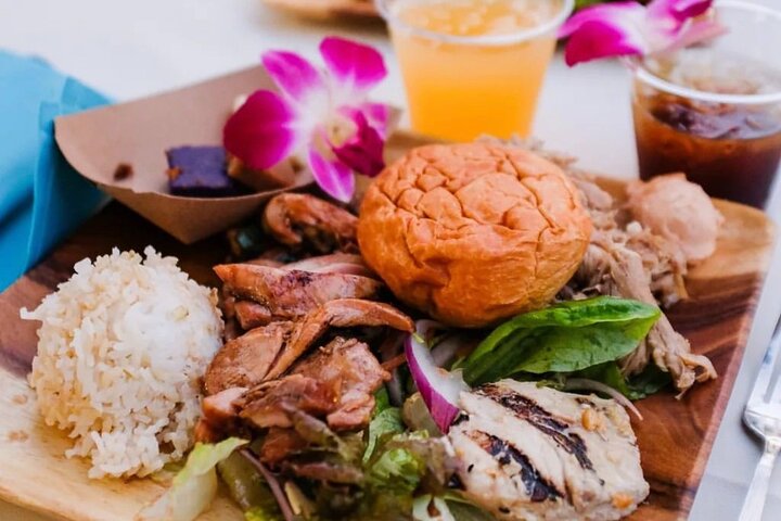 Oahu: Ka Moana Lūʻau at Aloha Tower – Oceanfront Luau Show