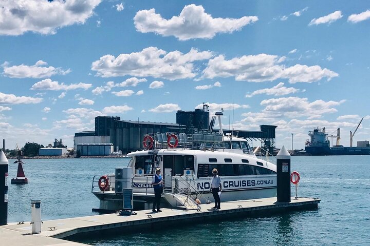 Hunter River Discovery Cruise with Lunch and Devonshire Tea