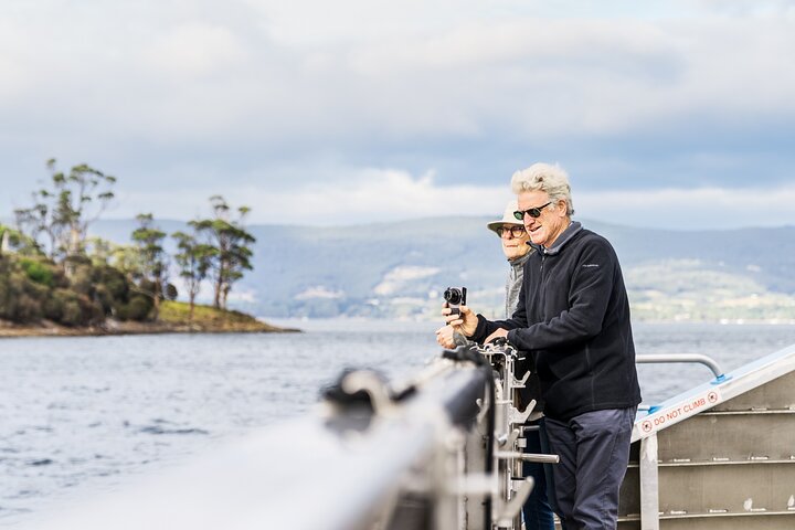 All Inclusive Bruny Island Day Tour Plus Guided Lighthouse Tour