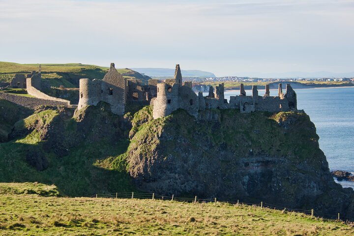 Dublin to Dunluce Castle, Giant's Causeway and Belfast Day Tour