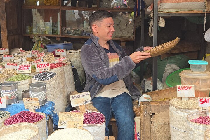 Traditional Kenyan Cooking Class & Local Market Tour