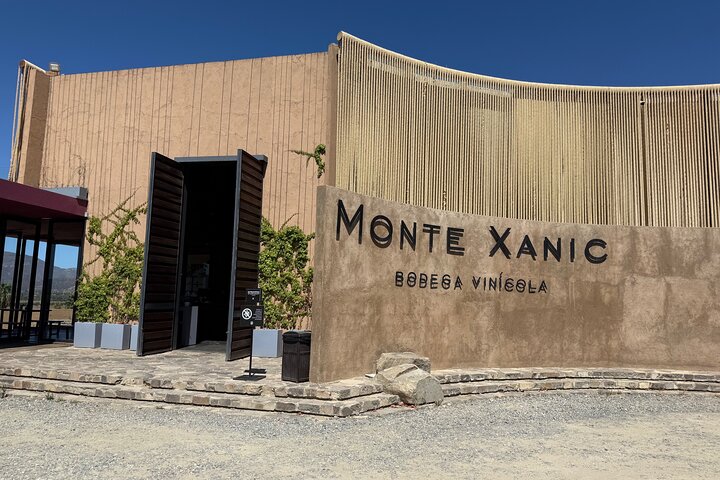 Private Deluxe Wine Tour to Valle de Guadalupe by Luxury Vehicle