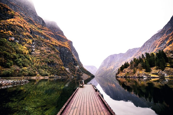 Flåm: Small Group drive with Waterfall Walk, Stegastein Viewpoint