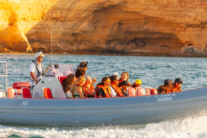 Portimão to Benagil: Adrenaline Wave 90 Minutes Cave Tour