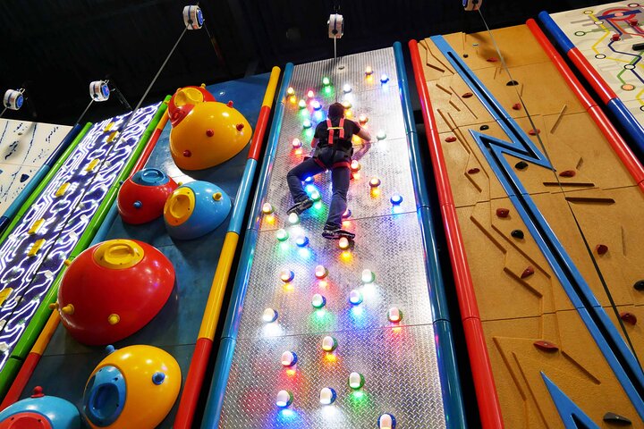 West Michigan Adventure Park with Ropes Climbing and Zip Lines