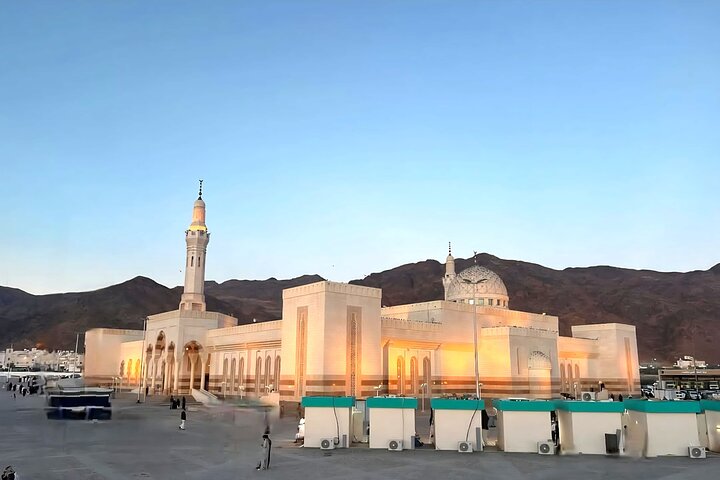 Experience History of Uhud Trail By E Bike in Madinah