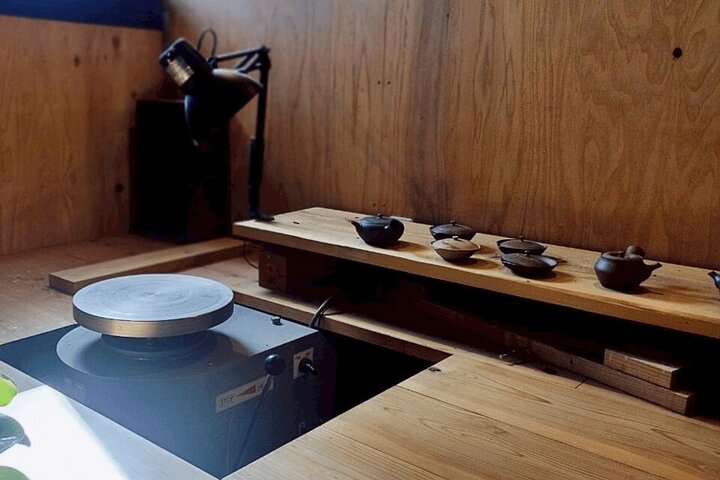 Tokoname Pottery and Teapots Studio Visit and Town Tour