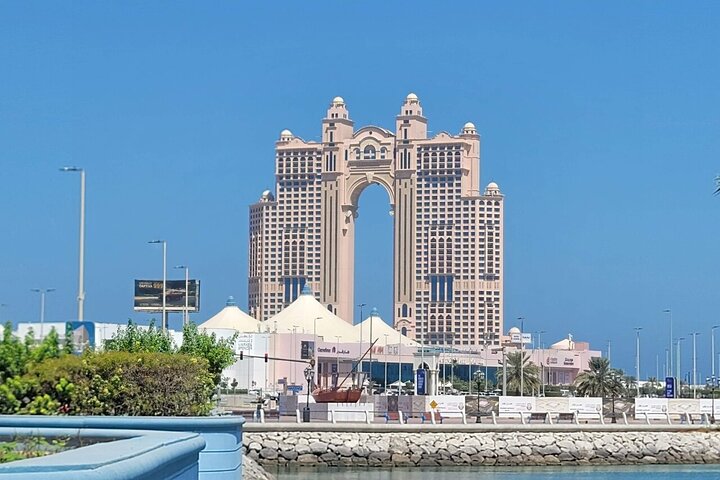 Private Abu Dhabi City Tour with Louvre Abu Dhabi Combo