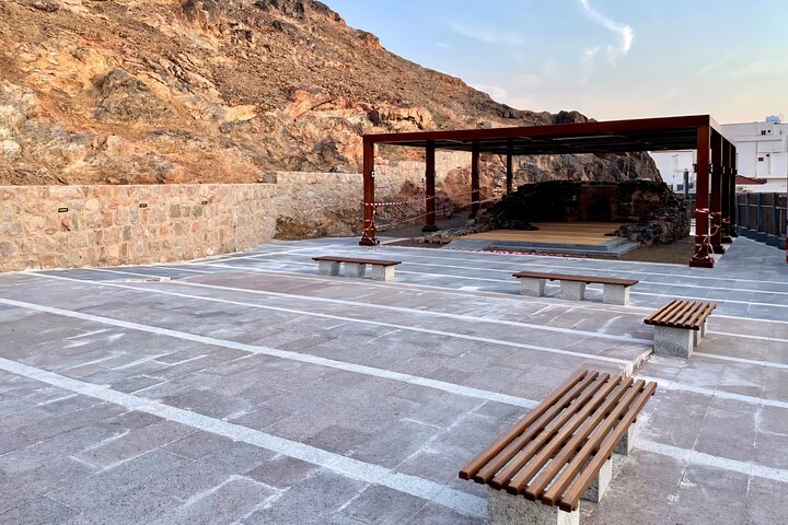 Experience History of Uhud Trail By E Bike in Madinah