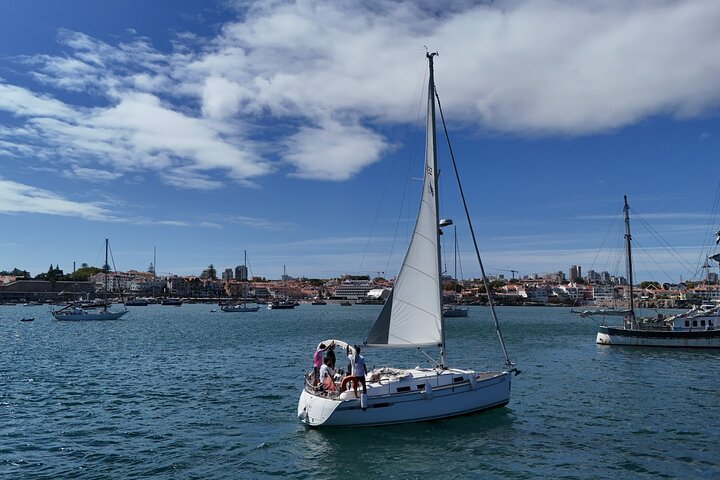Sailing experience in Cascais