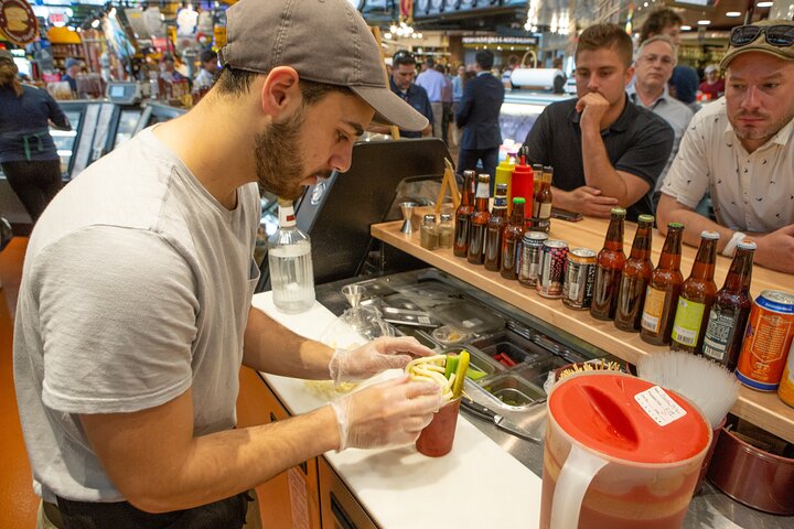 Milwaukee Food Tour with 5 Local Favorites Tastings & Secret Dish