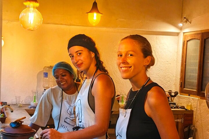 Sri Lankan cooking class with Nilu Kandy( FREE PICKUP & Drop)