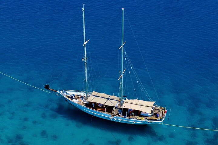 Captain Cook Cruises Fiji- All-inclusive Island & Reef Day Sail