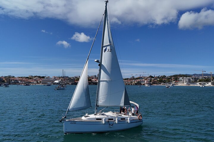 Sailing experience in Cascais