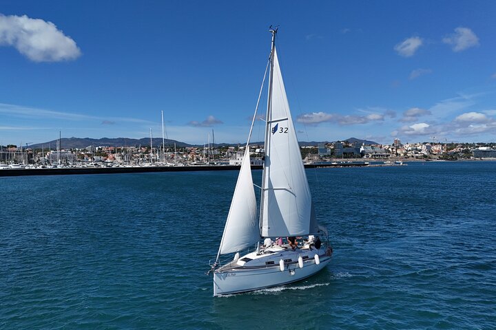 Sailing experience in Cascais