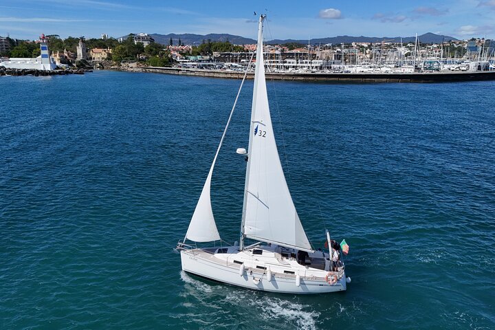 Sailing experience in Cascais