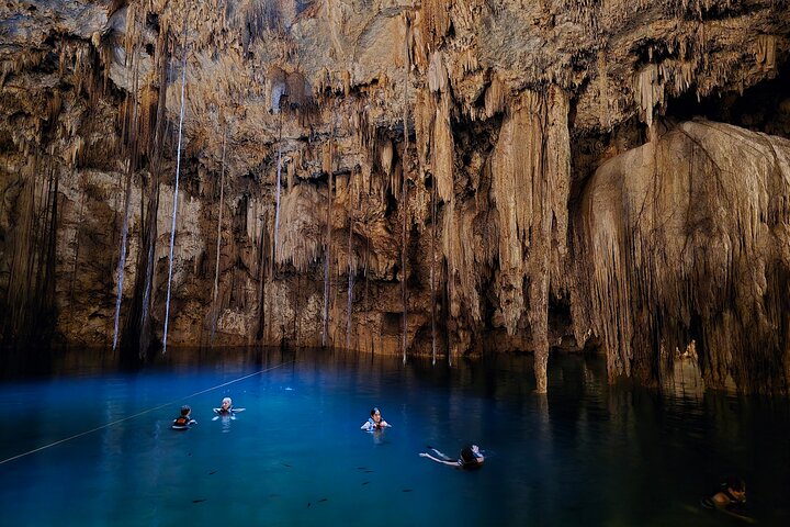 Guided tour in Chichen Itza and 3 cenotes from Valladolid