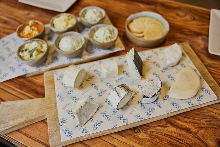 Yarra Valley Chandon Cheese & Sunset Kangaroos from Melbourne