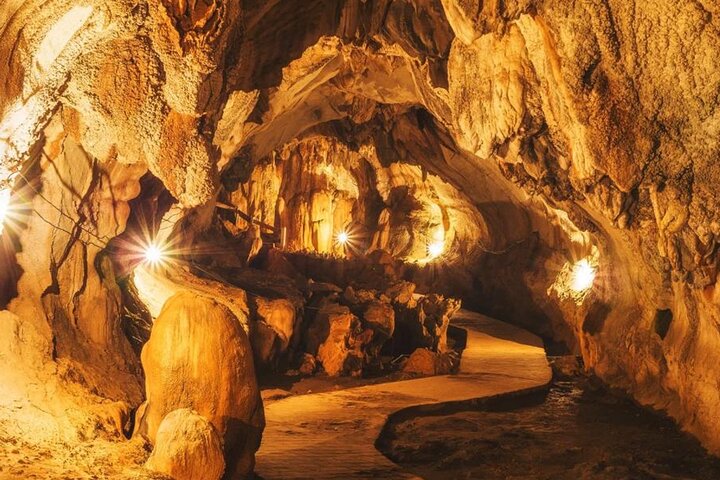 Vang Vieng: Zipline&Cave Tubing&Trekking&Blue Lagoon