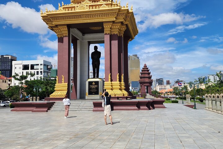 Visit 11 Places in One Day including S21 & Killing Field