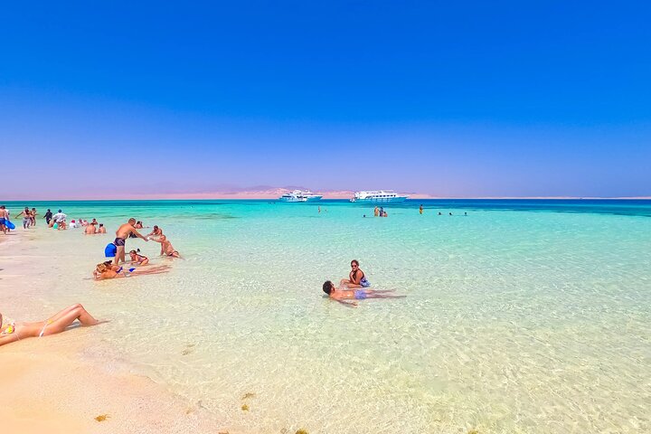 Ras Mohammed & White Island: Snorkel, Optional Dive & Lunch