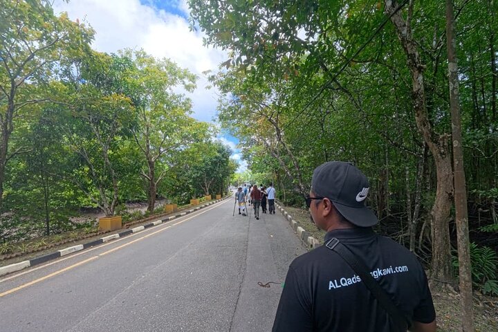 Sharing Half Day Mangrove Boat Tour With Lunch in Langkawi