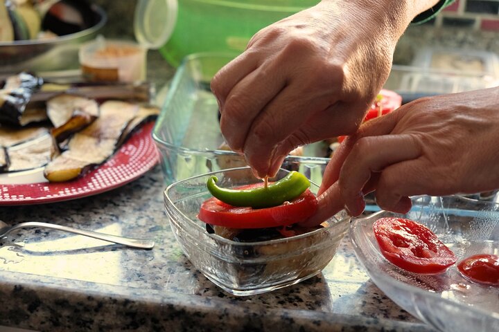 Authentic Home Cooking Class in Gaziantep with Local Family