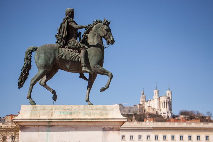 Lyon Old Town Food Tour with 5 Authentic Dishes & Fine Wine