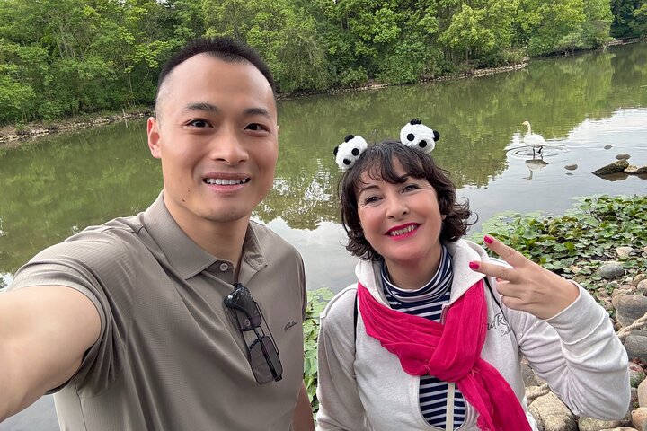 Private Chengdu Panda Base Tour with Hotel Pickup
