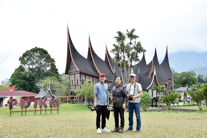 2 Days Private Tour to See Bull Race and Raflesia Arnoldi Flower