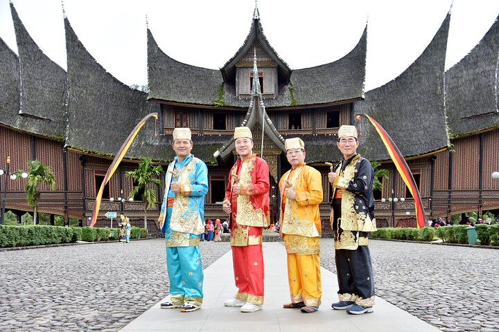 2 Days Private Tour to See Bull Race and Raflesia Arnoldi Flower