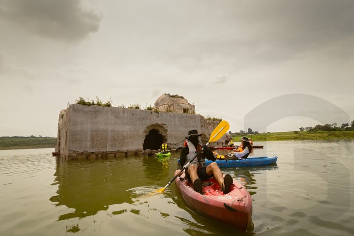 Kayak Adventure to the Sunken Temple From Guanajuato