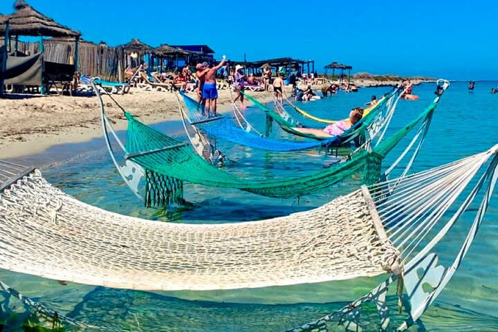 Excursion to Kuriat Island by Yacht