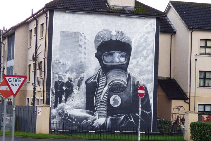 Bloody Sunday and Bogside Murals Walking Tour