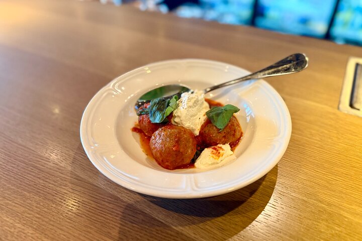 Downtown Pittsburgh Hidden Gems Food Tour with 5 Food Tastings