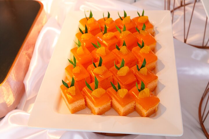 Bangkok Luxury Dinner Cruise with Thai Cultural Show by Sawasdee