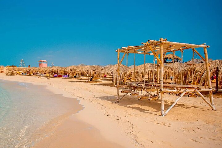 Luxury Cruise to Orange Bay and Hula Hula island Trip