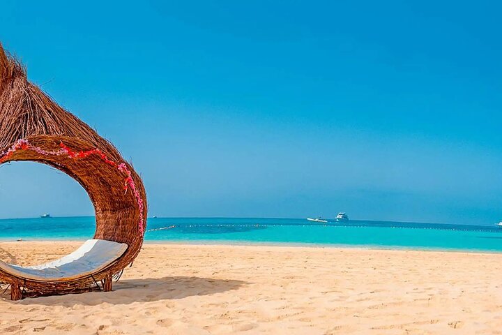 Luxury Cruise to Orange Bay and Hula Hula island Trip