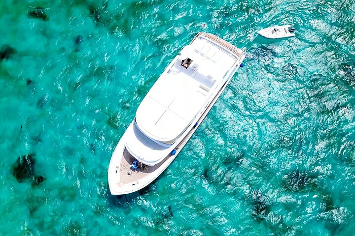 Luxury Cruise to Orange Bay and Hula Hula island Trip