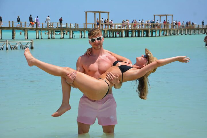 Luxury Cruise to Orange Bay and Hula Hula island Trip