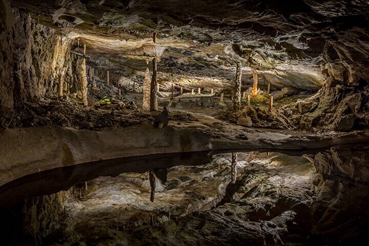 From Bern: Swiss Alps, Lauterbrunnen, Beatus Caves Small Group