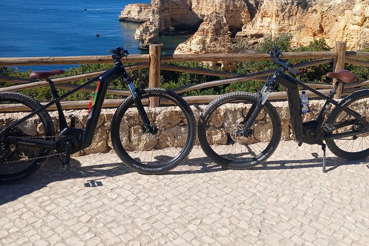E-Bike Tour: Sete Vales Suspensos Trail (Marinha and Benagil)