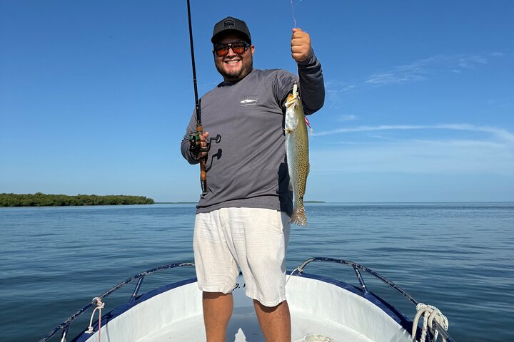 Private Fishing Tour in Holbox Island with Lunch and Pick up