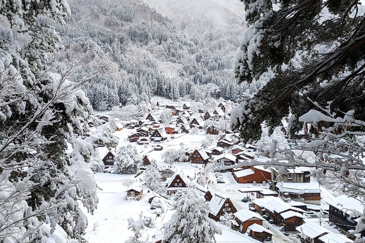Takayama Explore Gokayama and Shirakawa go