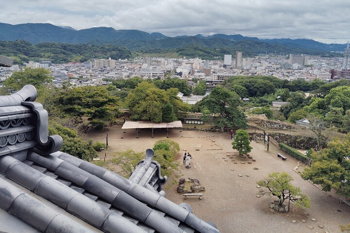 Shiga: Future World Heritage Site Hikone Castle Guided Tour
