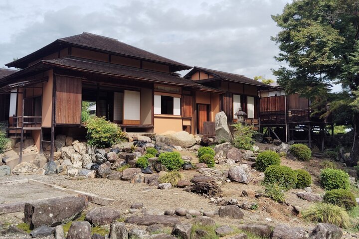 Shiga: Future World Heritage Site Hikone Castle Guided Tour